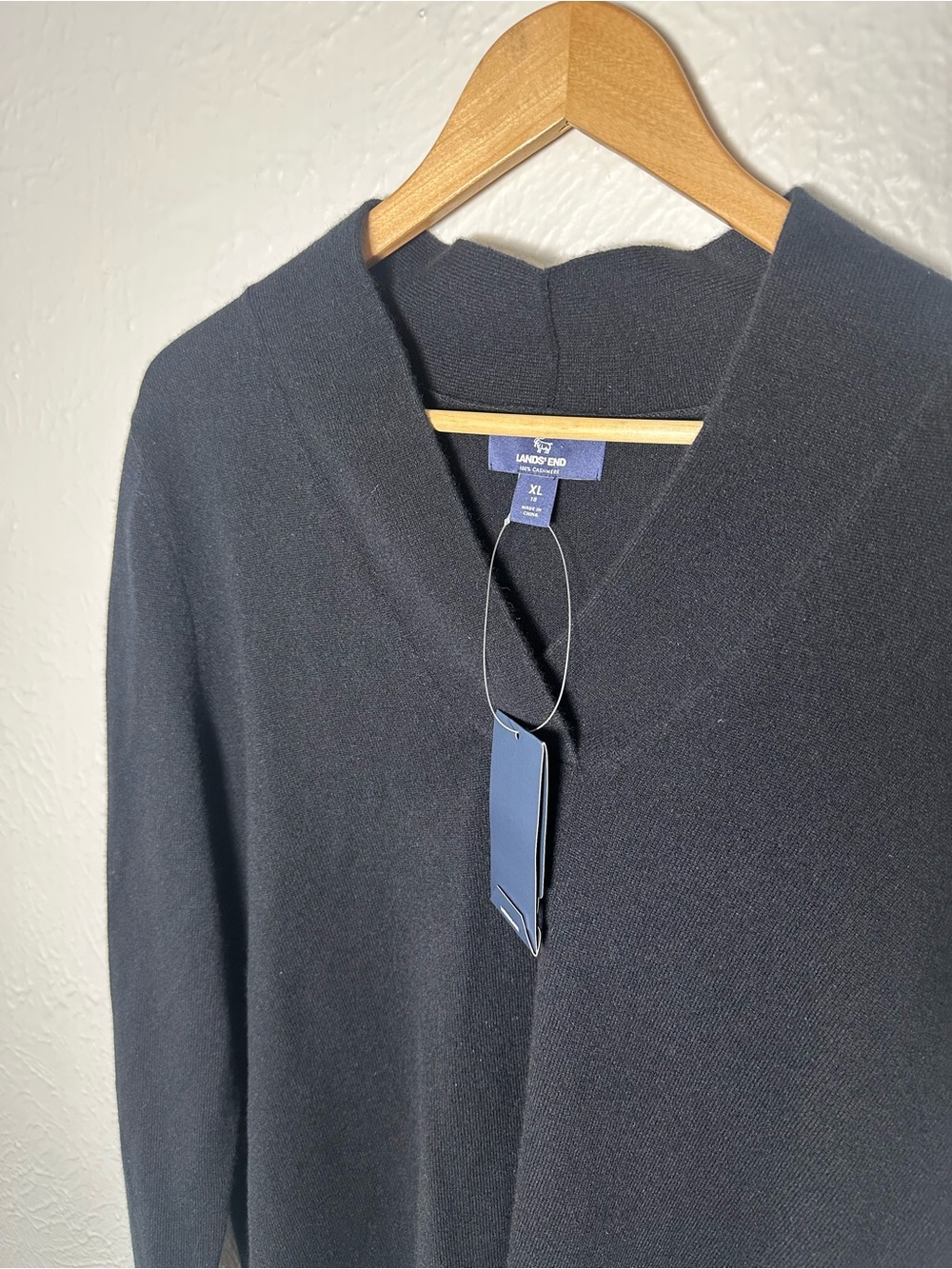 Lands' End 100% Cashmere Sweater Womens XL Black V Neck Luxury Knit NWT - Picture 3 of 5